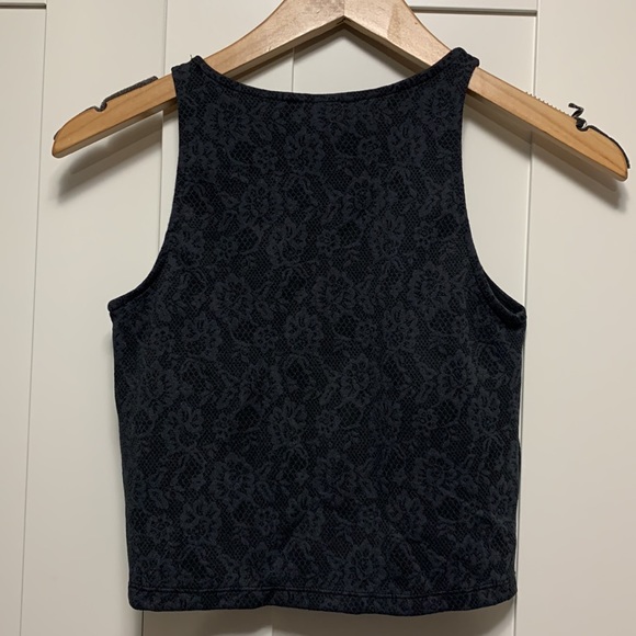 Halter Crop - Picture 2 of 3